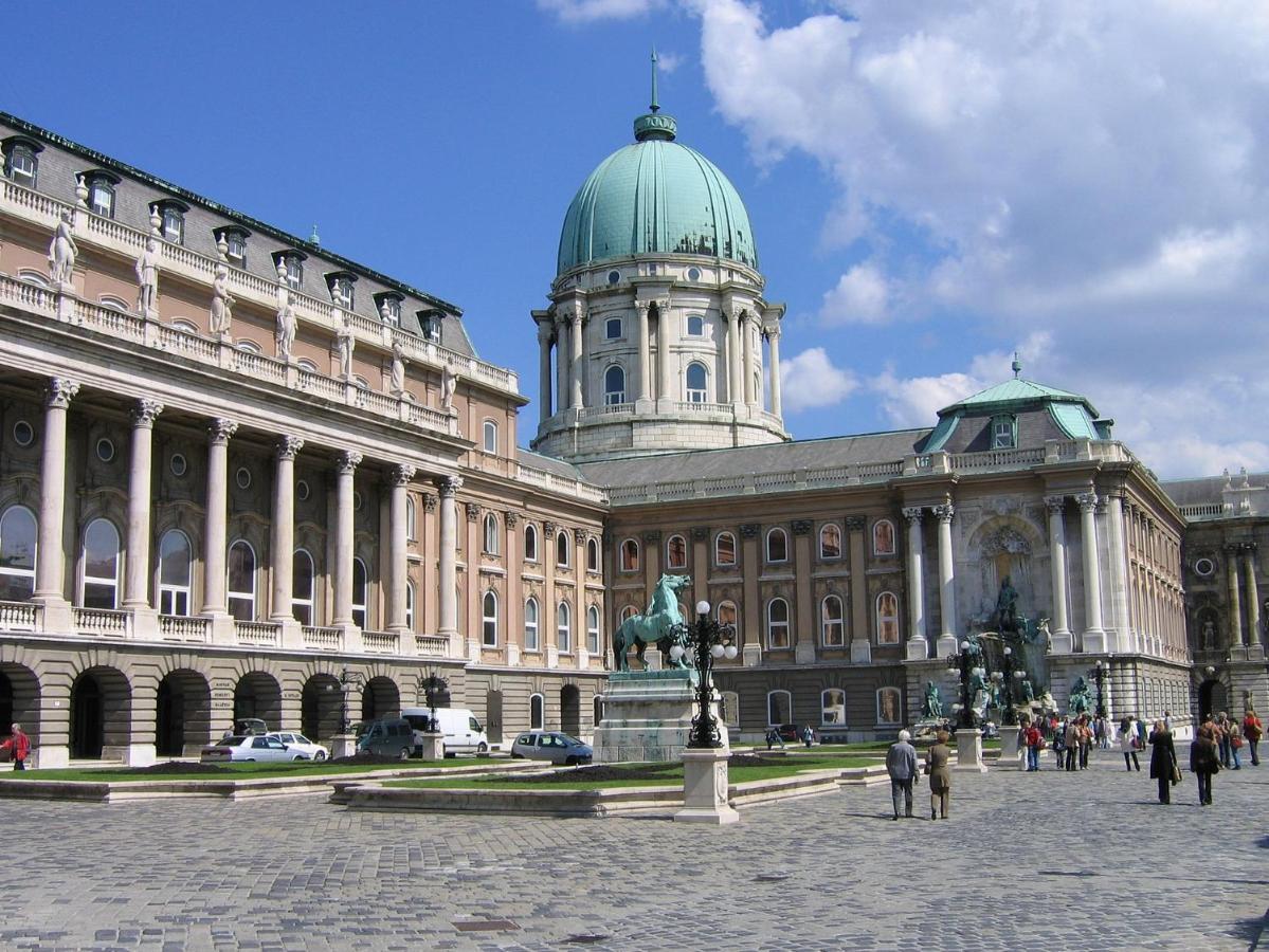 Premium Buda Castle Apartment Budapest Exteriör bild